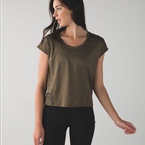 Lululemon Gold Sweaty or Not Crop